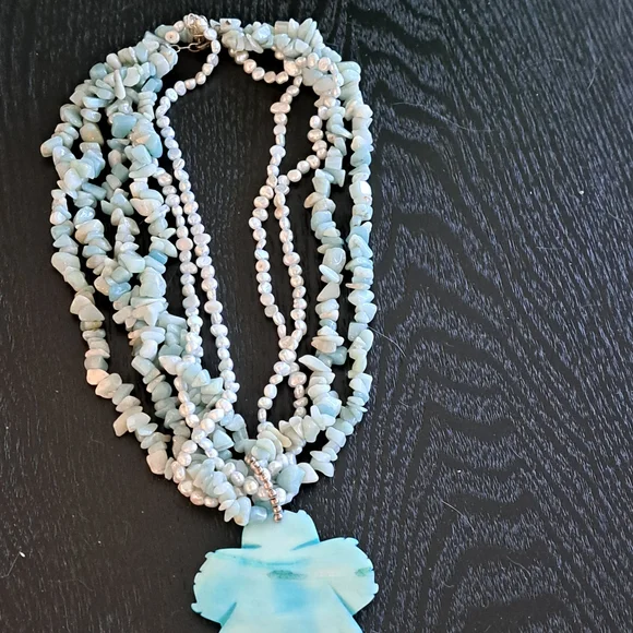 Elegant Blue Floral Pendant Necklace - Picture 4 of 4